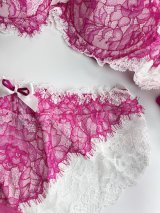 濃厚ピンク×純白ホワイト