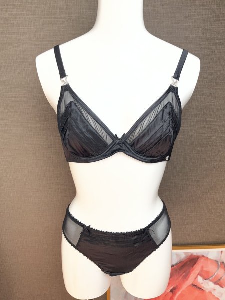 画像1: アウトレット品！MILLESIA★ブラ＆タンガセット (1)