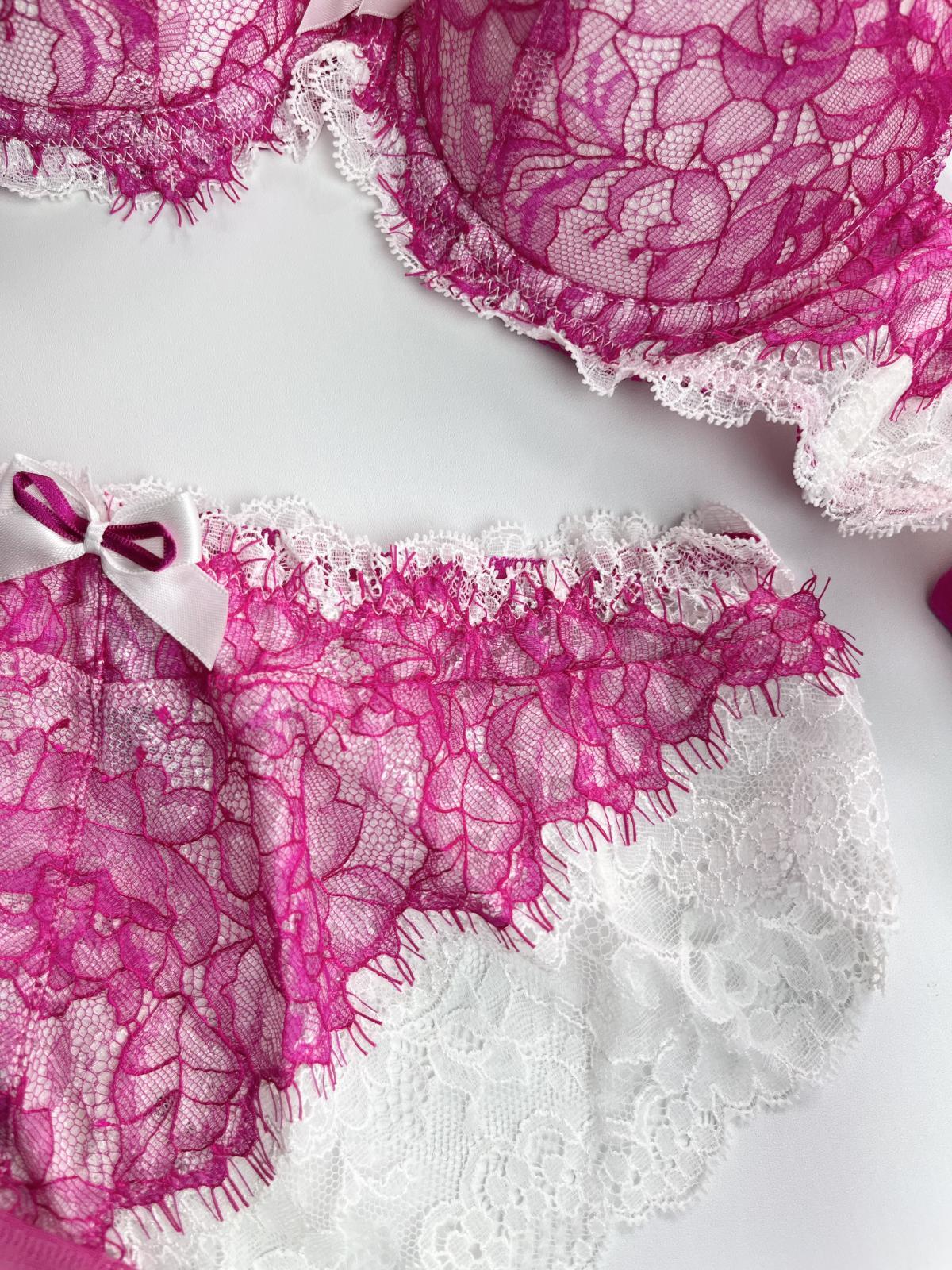 濃厚ピンク×純白ホワイト